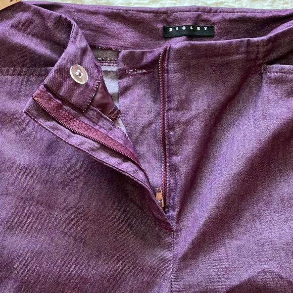 Italian Sisley brand purple pants with front zip and buttons. - Picture 7 of 11